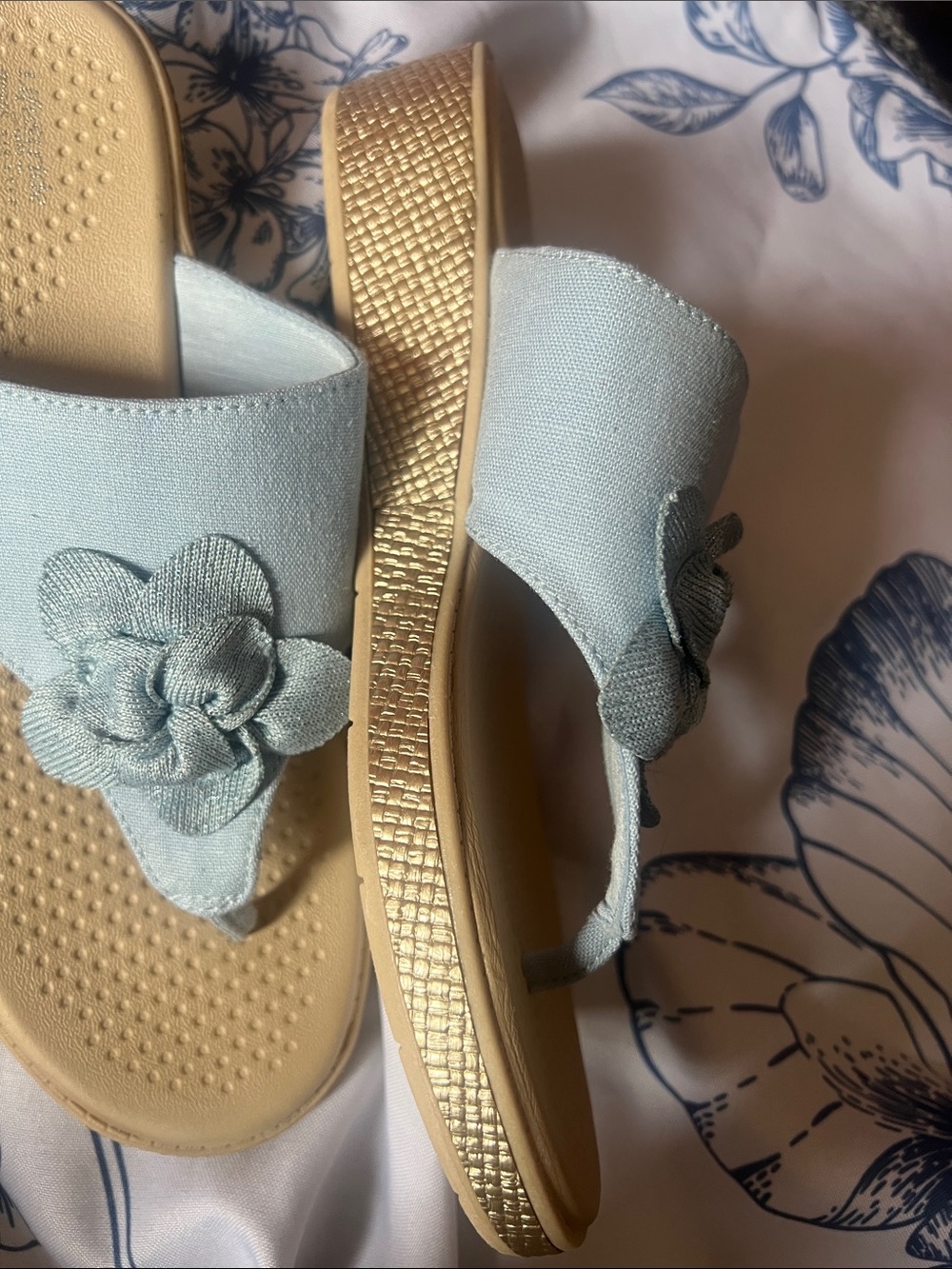 Life Stride Light Blue Floral Thong Sandals - Picture 4 of 5